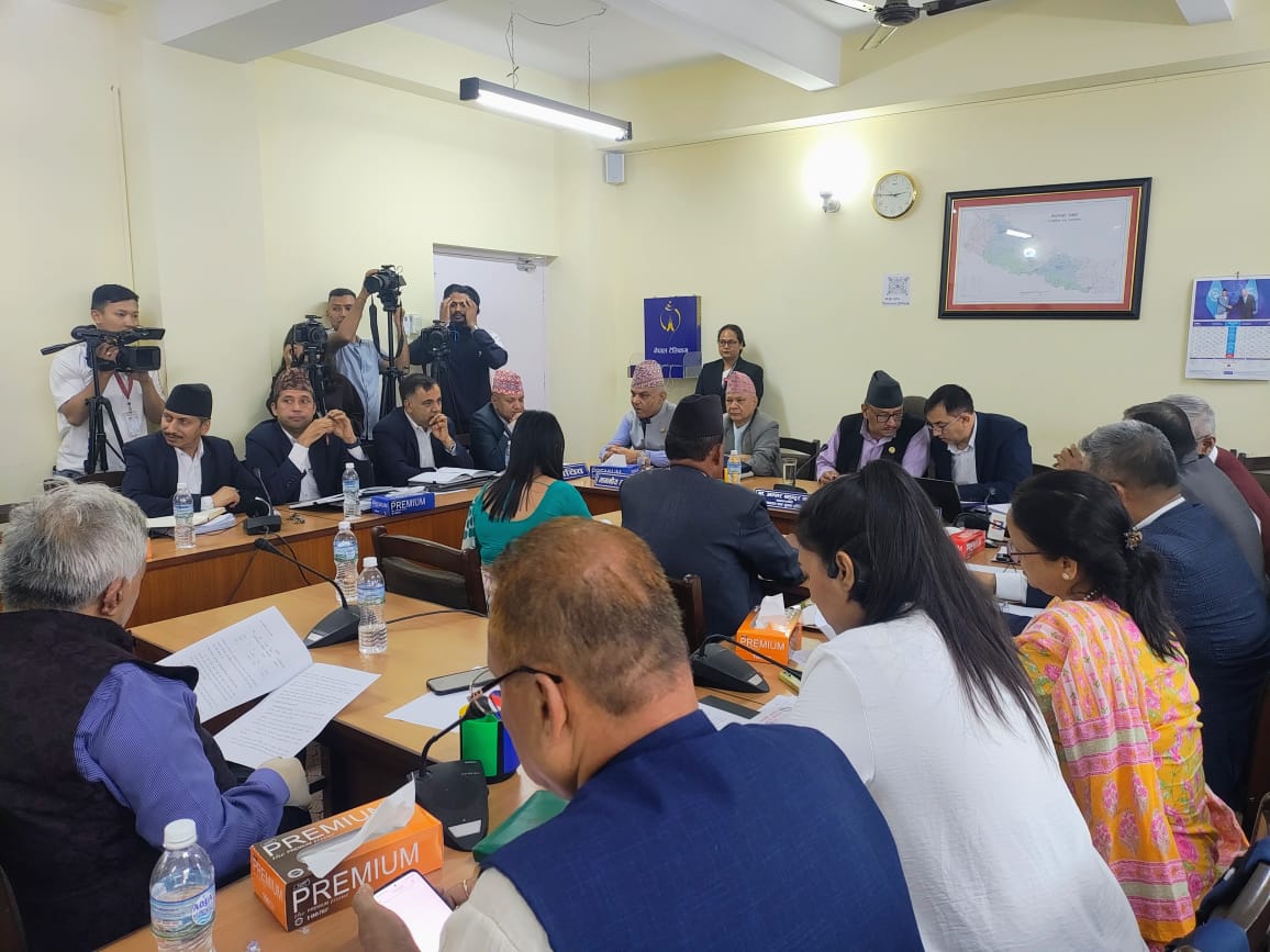 शिक्षा विधेयकलाई टुंग्याउन समिति बैठक मन्त्रीको उपस्थितिमा शुरु