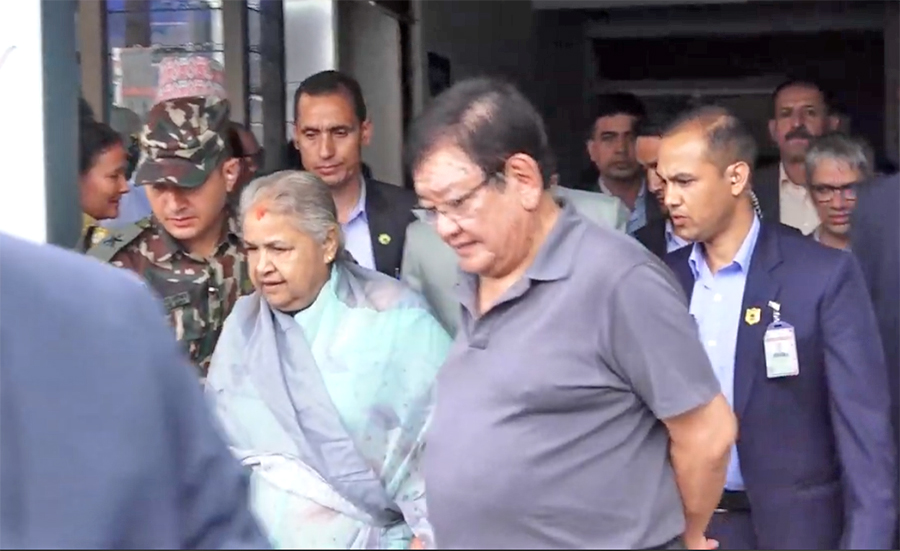 प्रधानमन्त्री कार्की नियमित आँखा जाँचका लागि तिलगङ्गा अस्पताल